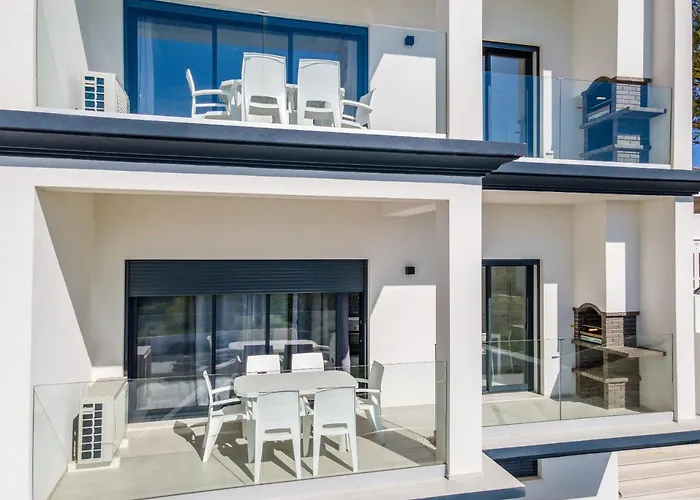 Correeira Luxury Residence