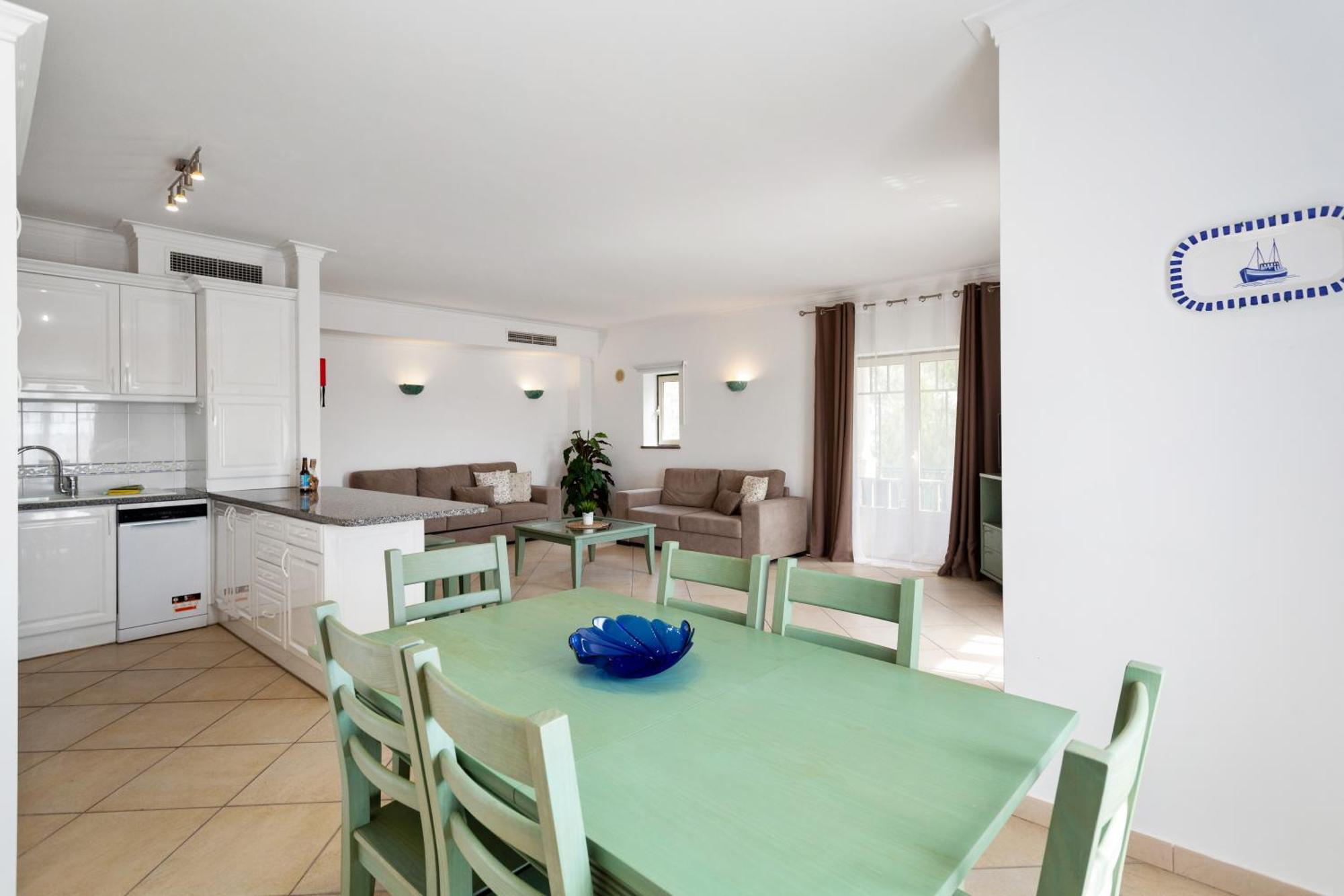 Three-Bedroom Apartment,1549496692:JPEG