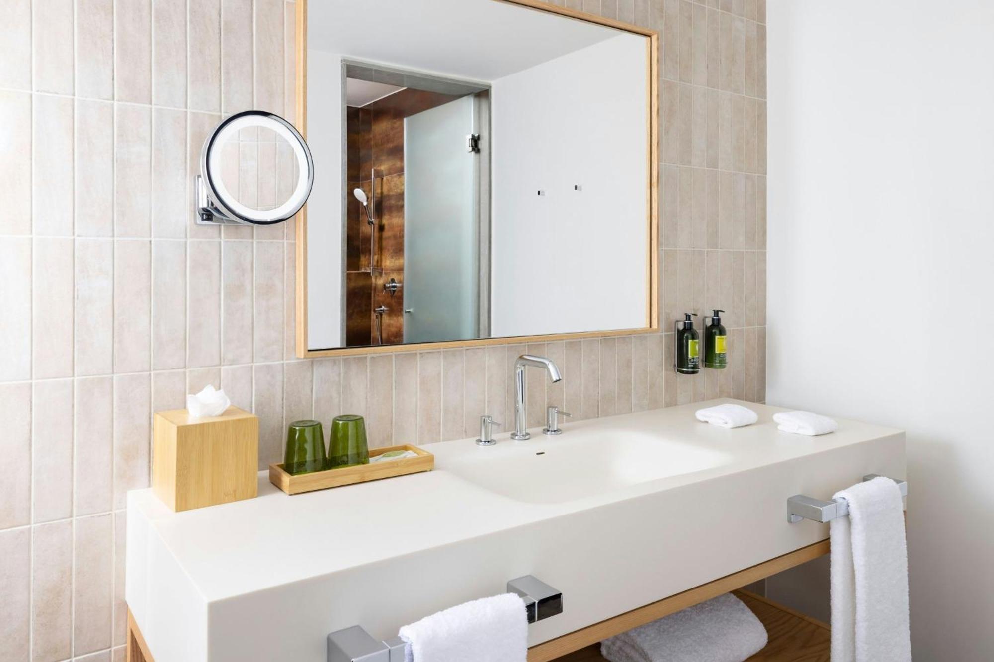 Two-Bedroom Presidential Suite with Balcony, Sea View and Club Lounge Access