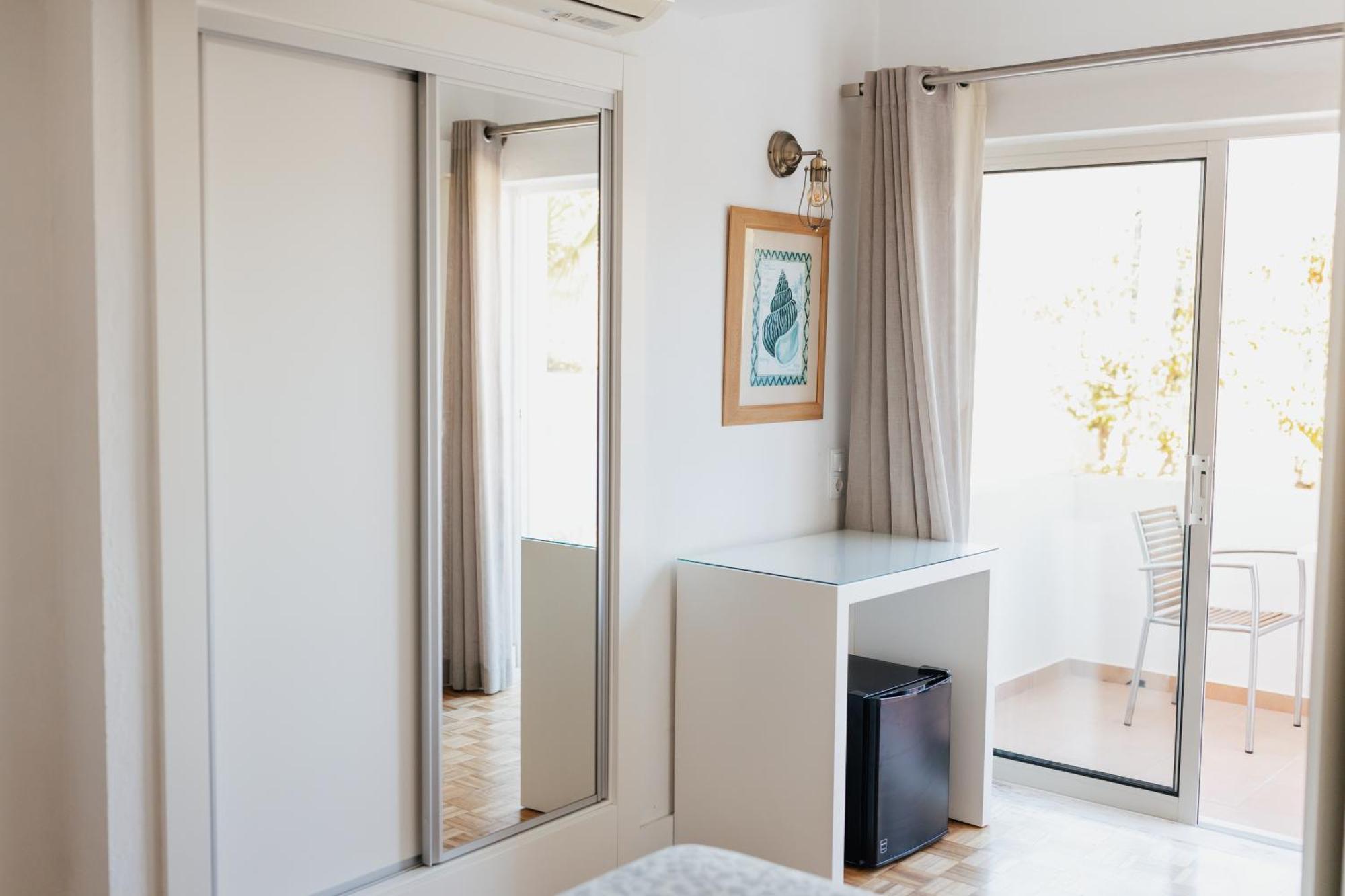 Economy Twin Room