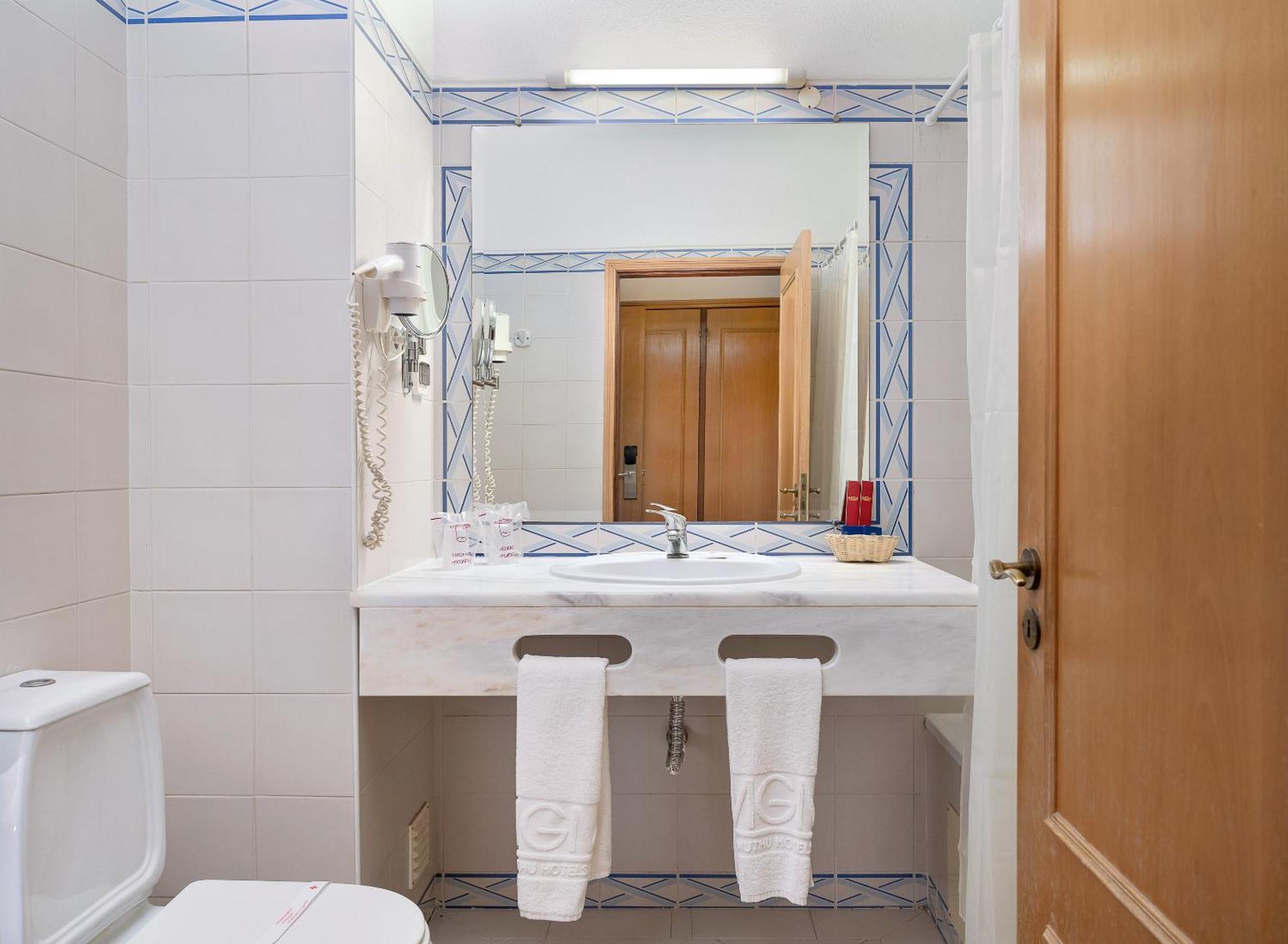 One-Bedroom Junior Club (2 Adults)