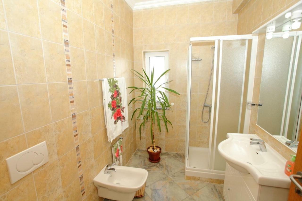 Villa 6 bedrooms