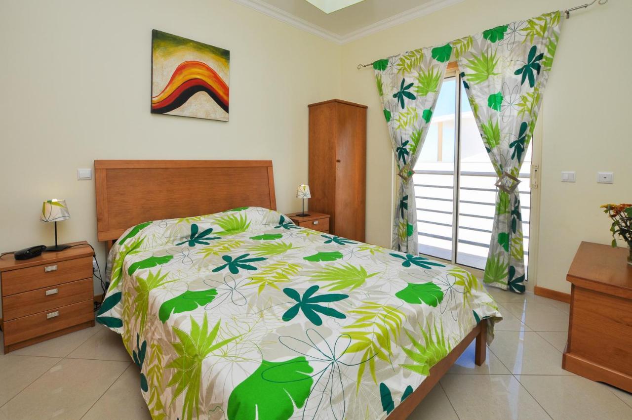One-Bedroom Apartment with Sea View