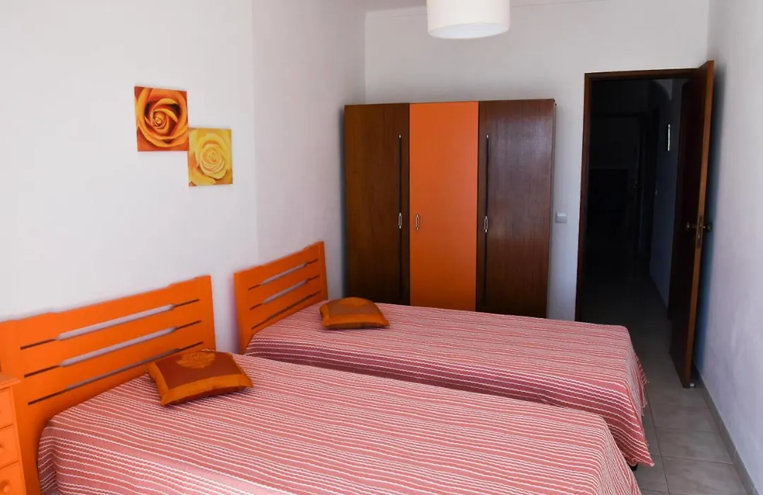 Apartamentos Encosta Do Mar-1