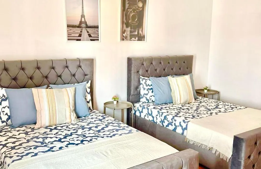 Beautiful Penthouse Two Bed Roof-1
