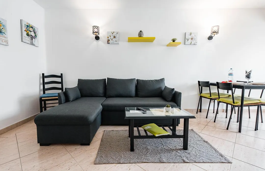 Apartamentos Julieta-1