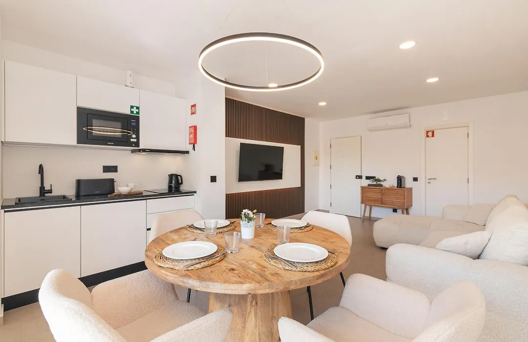 Apartamento em Albufeira - Condomínio com Piscina-1