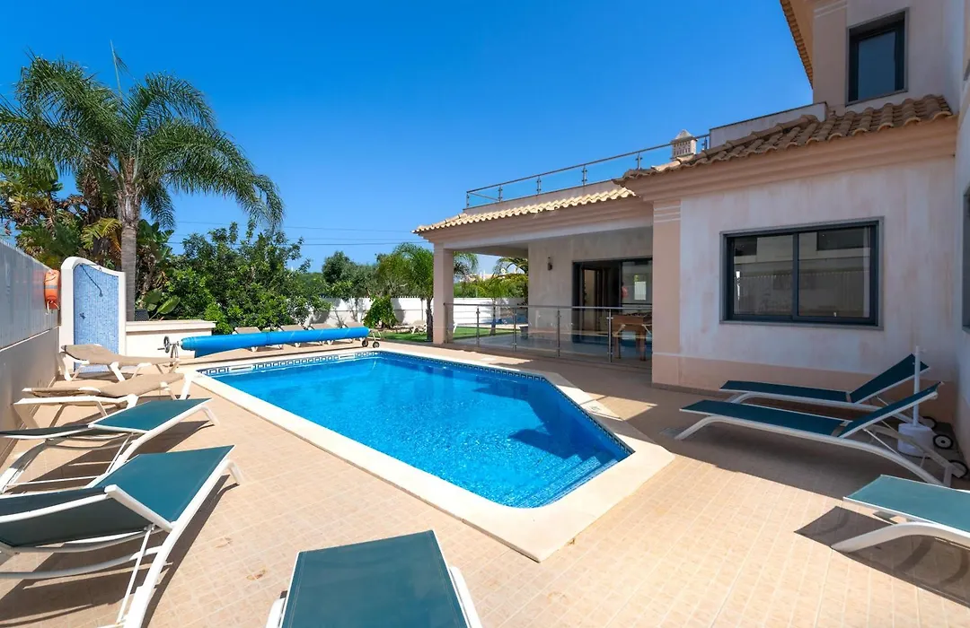Villa Ruana - 5 Bedrooms On Suite- Free Out Door Hot Jacuzzi - By Bedzy-1