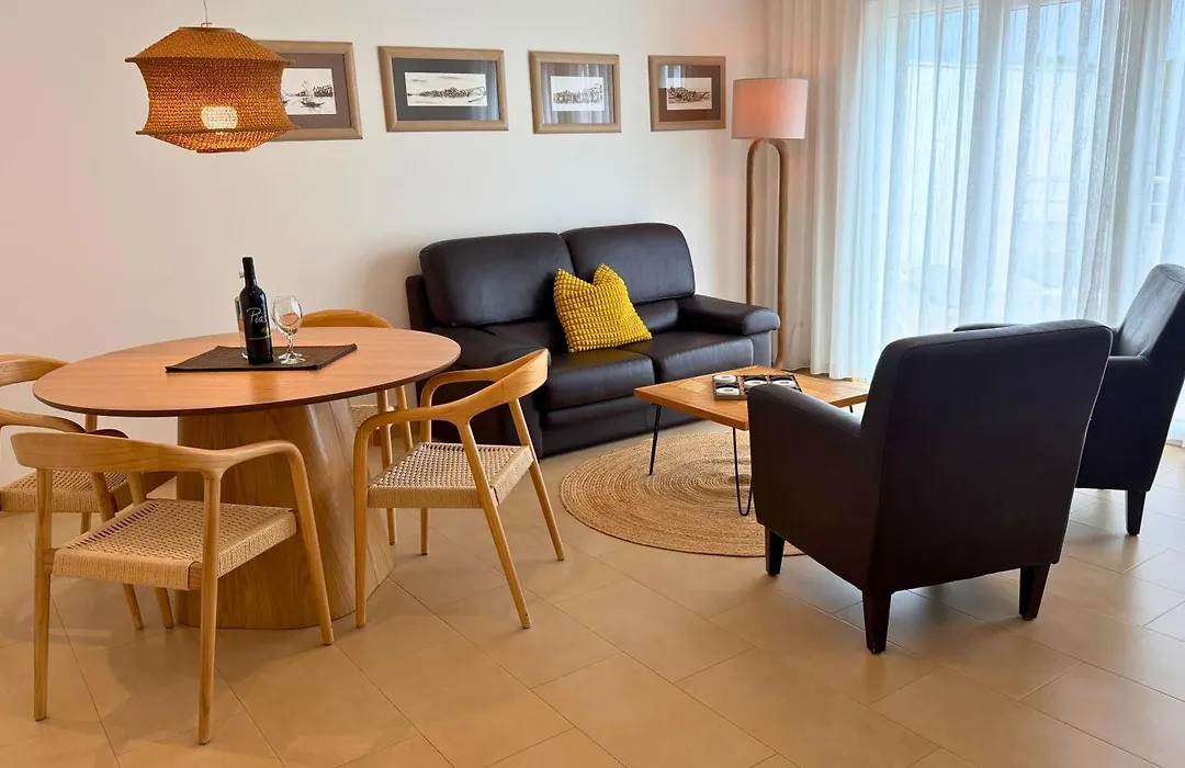 Pine Tree Seaside Apartments 500M To Beach-1