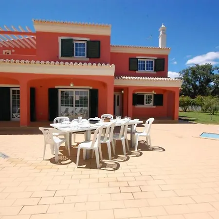Villa Mikael - Free Wi-Fi - Aircon - Private Pool By Bedzy-3