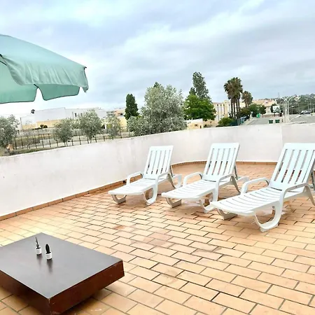 Beautiful Penthouse Two Bed Roof-2