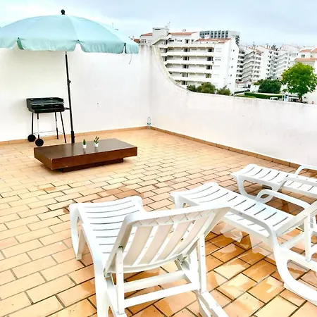 Beautiful Penthouse Two Bed Roof-3