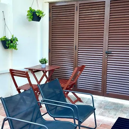 Cozy And Stylish Studio Apt - Just 800M From The Beach-3