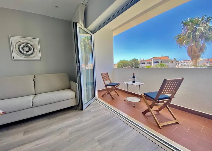 Fresh And Cosy Appt With Pool, Fiber, Largetv, Gaming Room