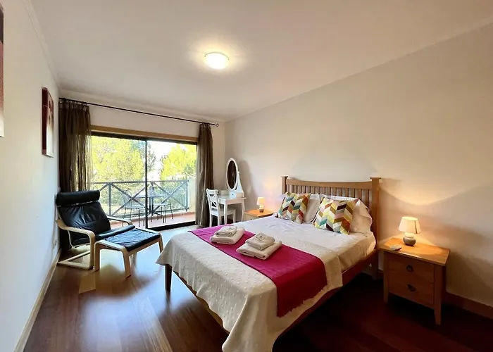 Albufeira Modern 4 With Pool By Homing Apartamento, Portugal