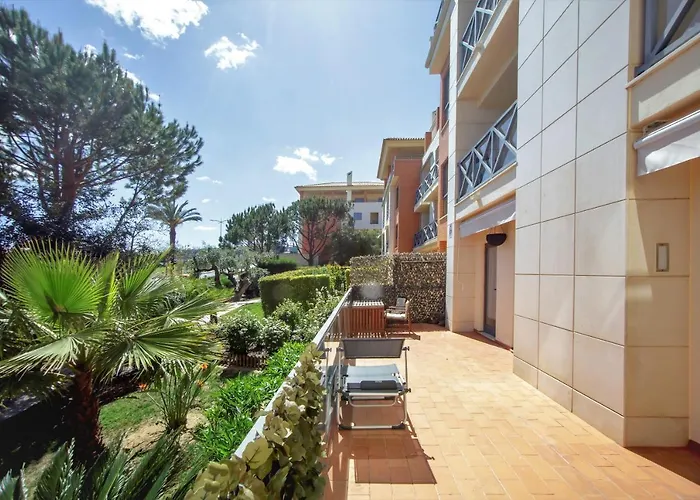 Luxury Apartment With Pool