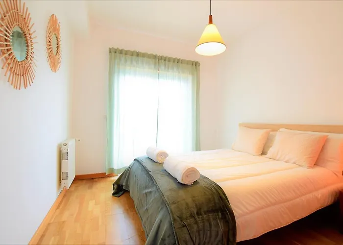 Marina De Albufeira T2 Ate 6 Pax Com Piscina E Vista Marina Apartamento, Portugal