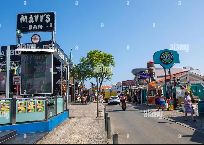 Perfect Location For Nightlife @ The Strip