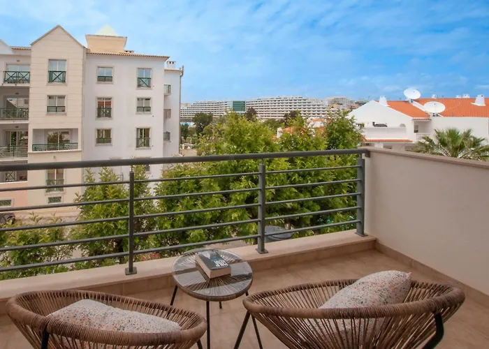 Almond Apartment By Ocvillas