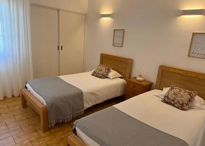 Cozy Apartment Oura Beach