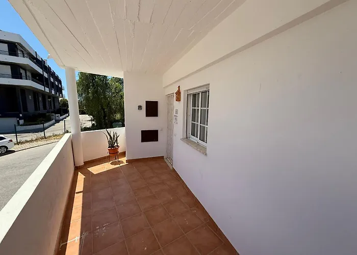 Cozy Apartment Oura Beach