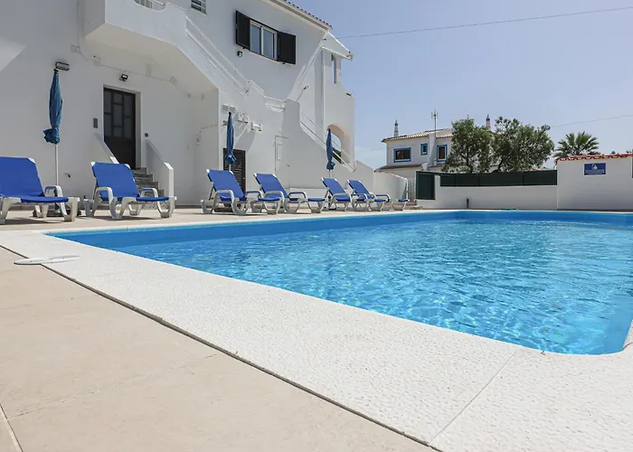 Apart Quinta Dos Martins - Swimming Pool - By Bedzy