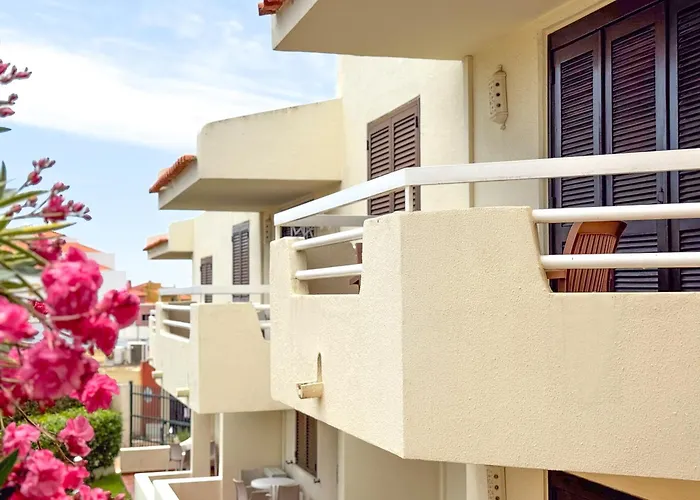 Aura Village - City Beach s