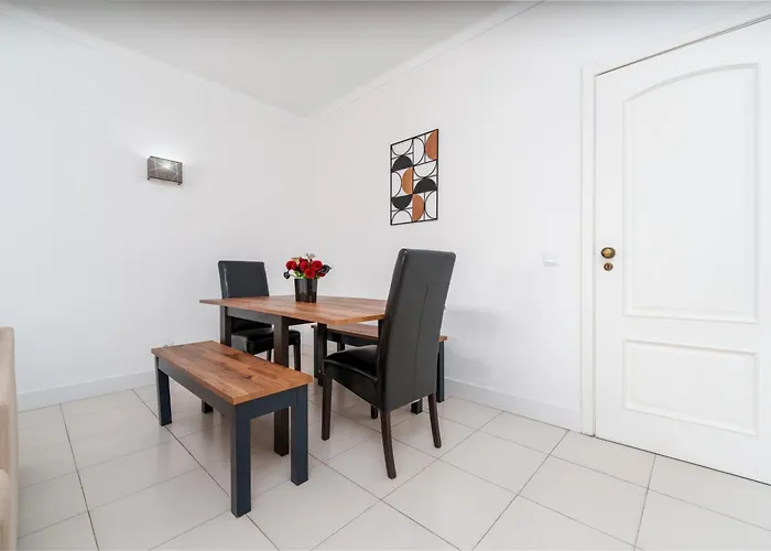 402 - Oura - 2 Bedroomed Apartment - Sea View