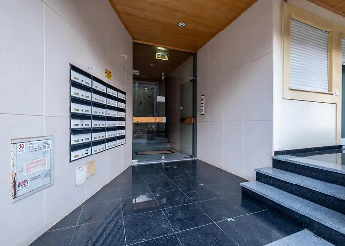 #001 Stylish Downtown Flat Walk To Beach & Bars