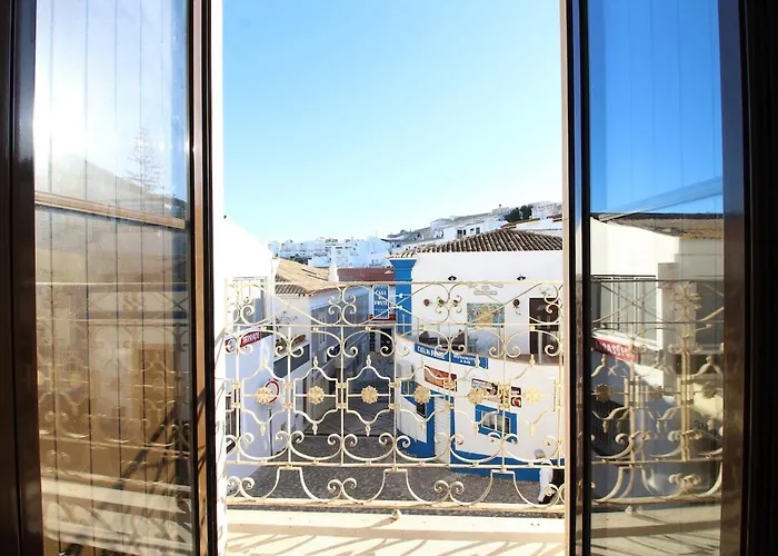 Rare 2 Suite Apt In The Historic Center - 110M To Beach