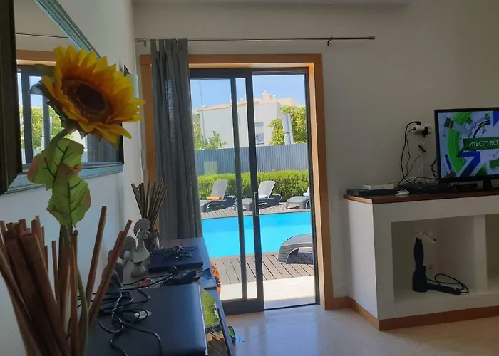 Albufeira Oura Beach V4 Villa Marisa With Private Pool admite animales
